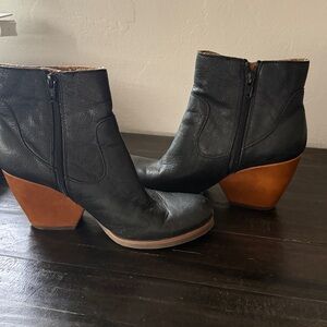 Kirk-ease Black Leather Booties brown leather wedge heel size 7.5